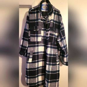 Women's Blue and White plaid  shacket  button-up jacket
